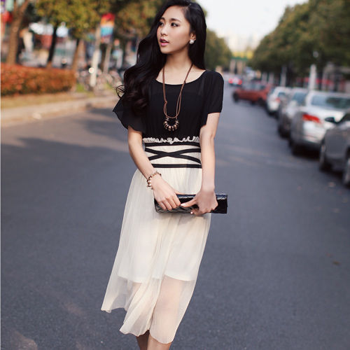 MAXI DRESS ชุดเดรสยาวแฟชั่นแขนสั้น ใส่ทำงาน เที่ยว ตัวเสื้อสีดำ กระโปรงสีขาวครีมผ้ามุ้ง ใส่ออกงาน สวยๆ ASIA STREET FASHION