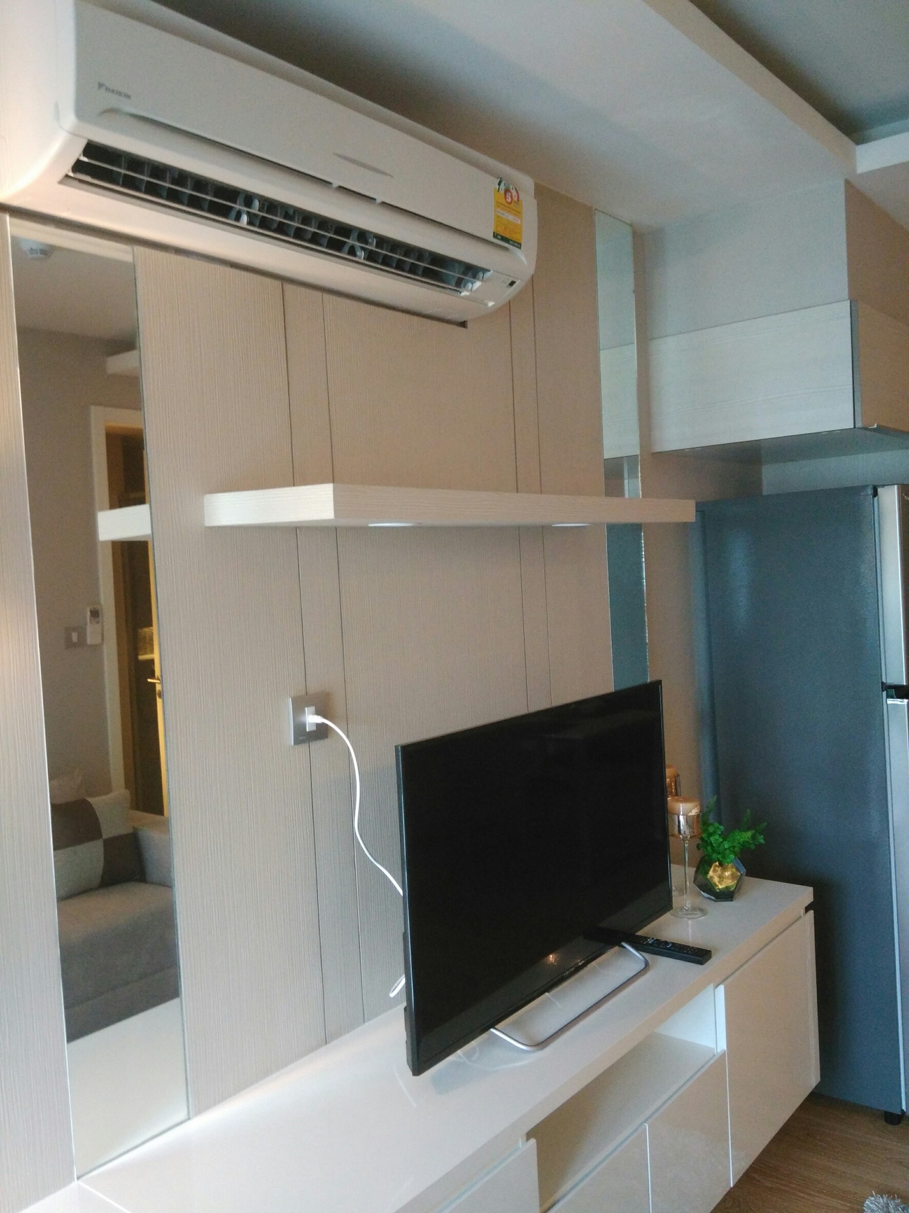 ขาย / เช่า คอนโด H Sukhumvit 43 (เอช สุขุมวิท 43) 1ห้องนอน 1 ห้องน้ำ 1ห้องรับแขก ห้องครัวในตัว พื้นที่ 40.92 ตร.ม ชั้น 9 ห้อง 99/53 วิวเมือง