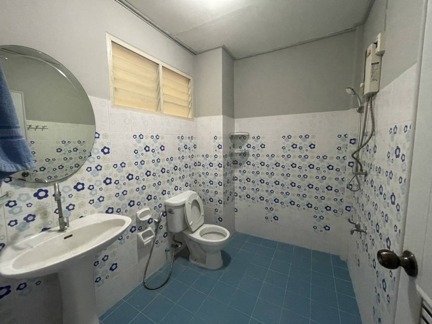 ให้เช่าทาวน์โฮม รัชดา-สุทธิสาร 5 ห้องนอน (170 m2) ใกล้ MRT สุทธิสาร/ห้วยขวาง 35,000 บาท/เดือน !!