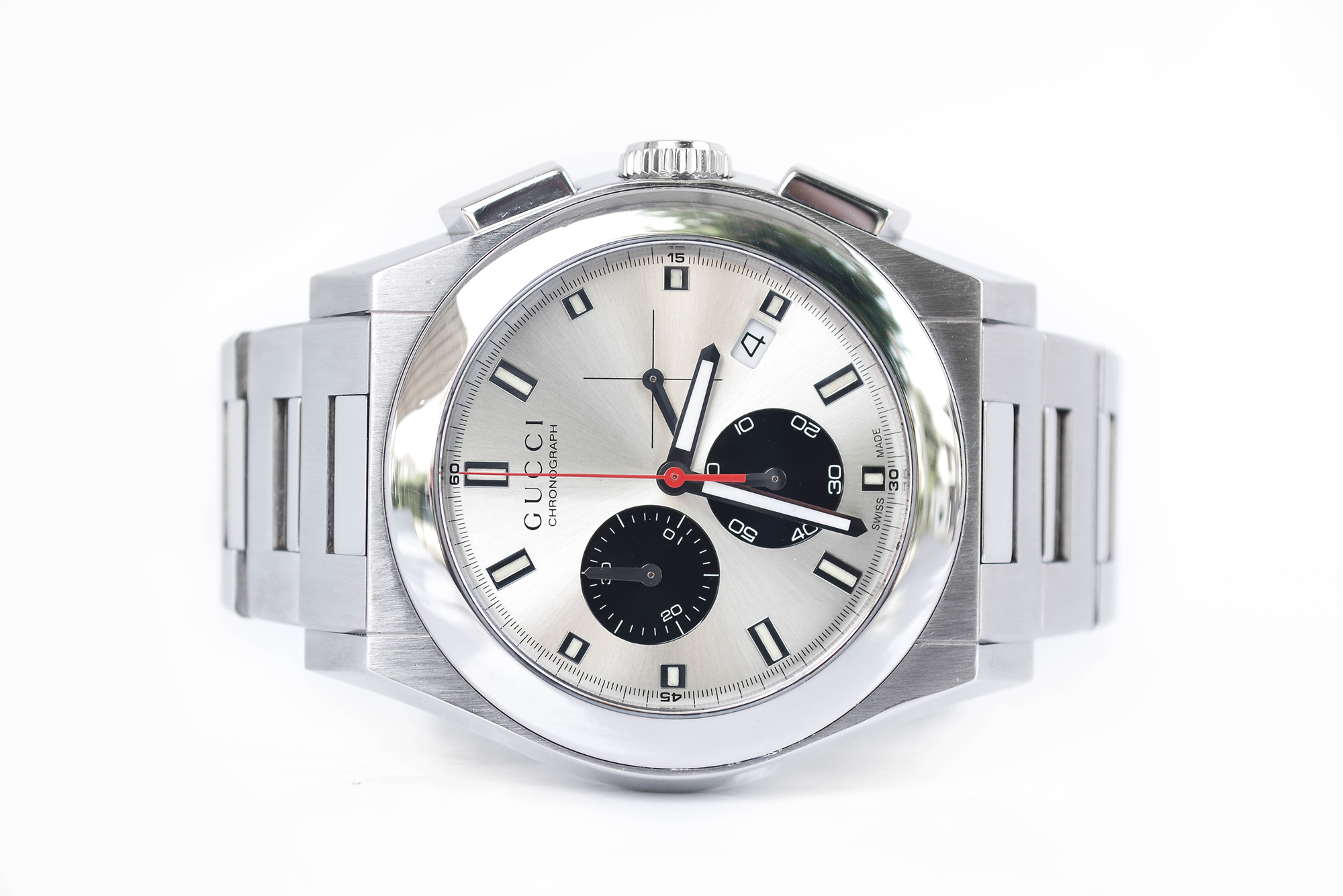 Gucci Pantheon Chronograph King Size Quartz Panda Dial