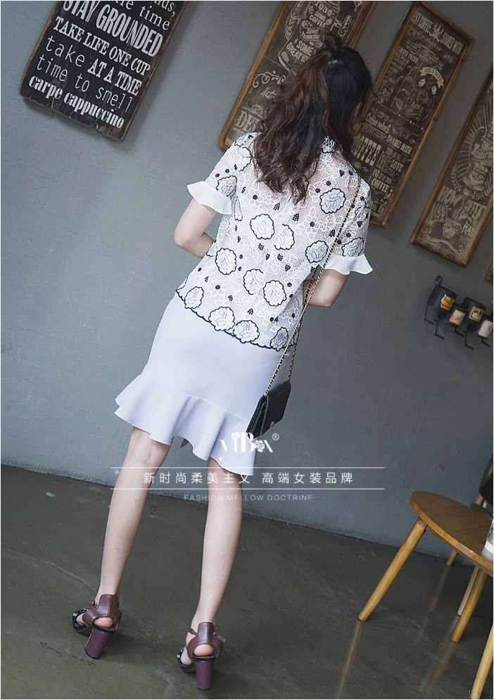 เสื้อลูกไม้สีขาวลายดอกไม้ สวยหวาน น่ารักสไตล์เกาหลี