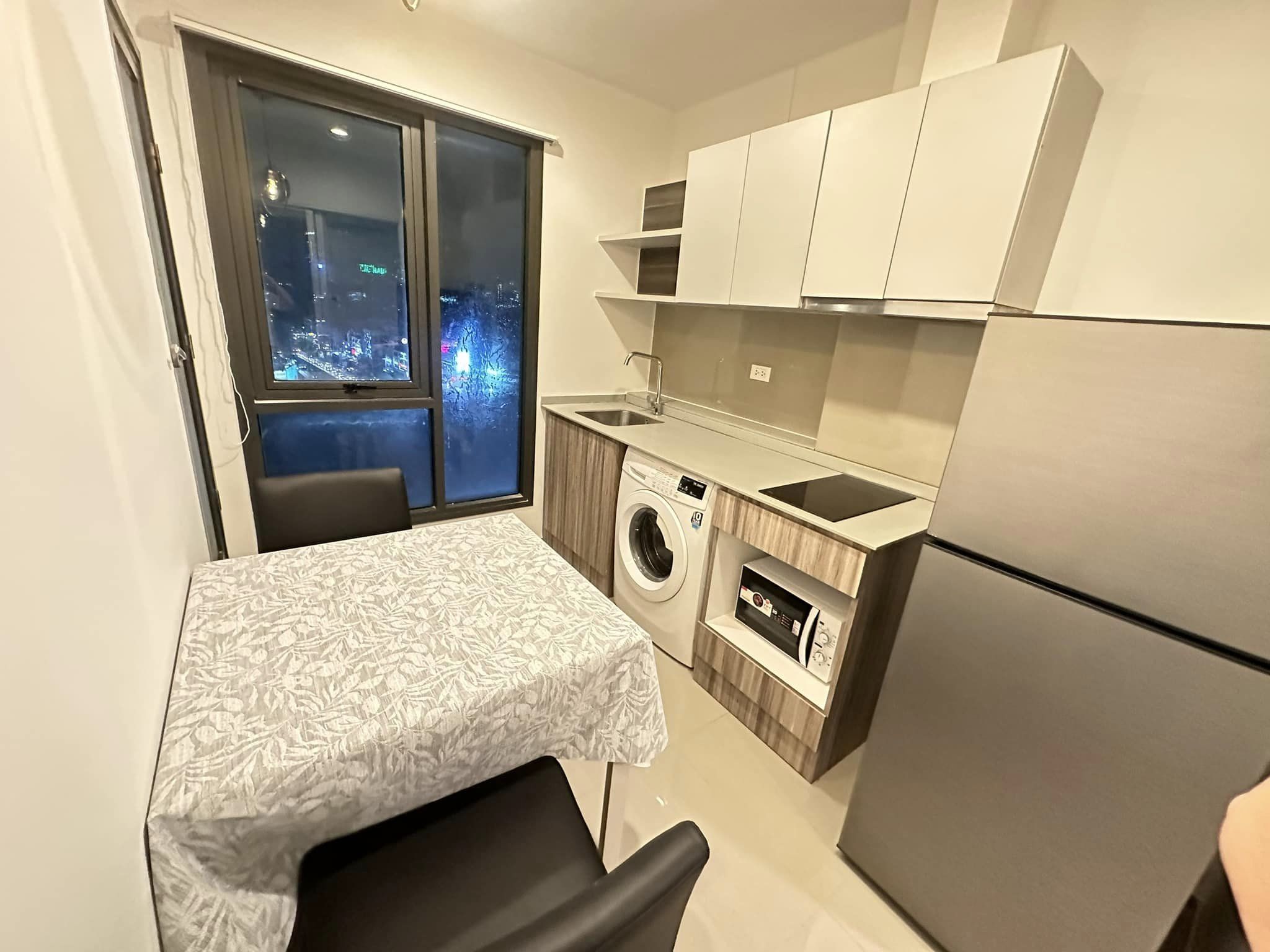 ปรับราคาลงจาก 18,000 เหลือ 16,000 คร่า ((ให้เช่า )) คอนโดเซ็นทริค ห้วยขวาง สเตชั่น ( Centric Huaykwang Station) ห้องสวย ปรัปปรุงใหม่ เฟอนิเจอร์ครบ เครื่องใช้ไฟฟ้าครบ พร้อมเข้าอยู่