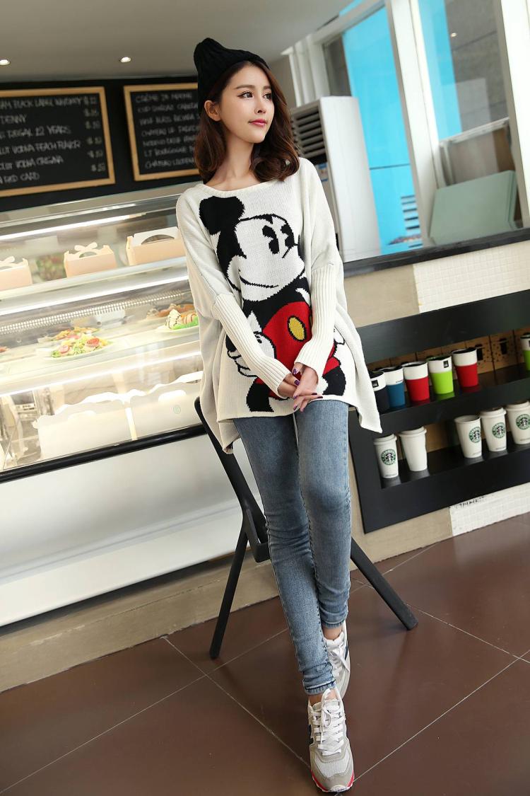 fashion เสื้อกันหนาวไหมพรมแฟชั่น ลายการ์ตูน มิกกี้เม้าส์ สีขาว น่ารักๆ ใส่เที่ยว