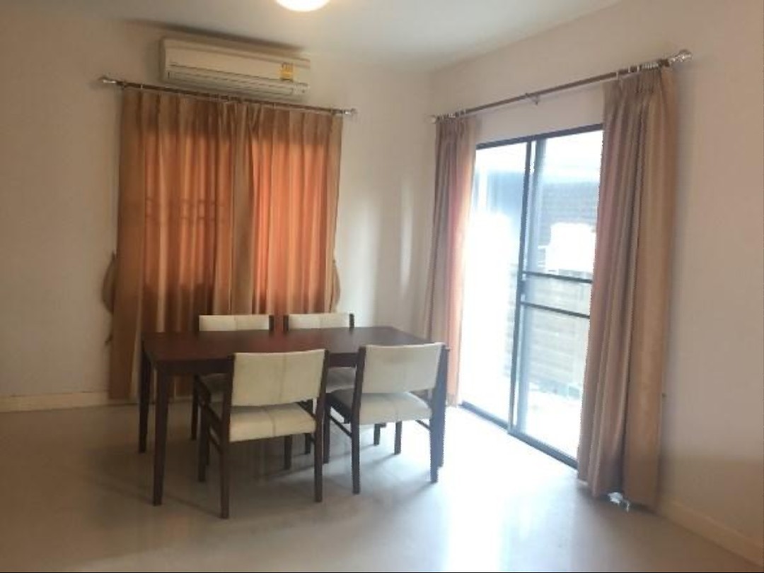 ให้เช่าบ้าน หมู่บ้านพร้อมพัฒน์ ไพร์ม (ถนนปัญญาอินทรา ใกล้ทางด่วน) 3 ห้องนอน 2 ห้องน้ำ