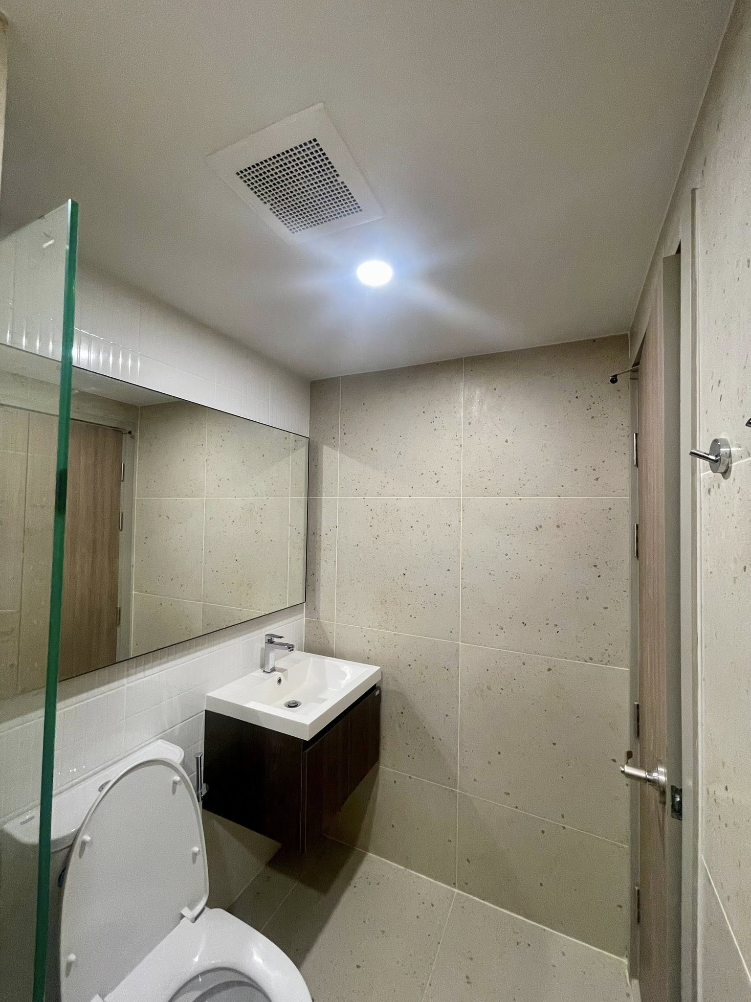 ✨ ขาย คอนโด Nue Core Khu Khot Station (นิว คอร์ คูคต สเตชัน) ✨ห้องแต่งครบ พร้อมเฟอร์และเครื่องใช้ไฟฟ้า พร้อมอยู่!