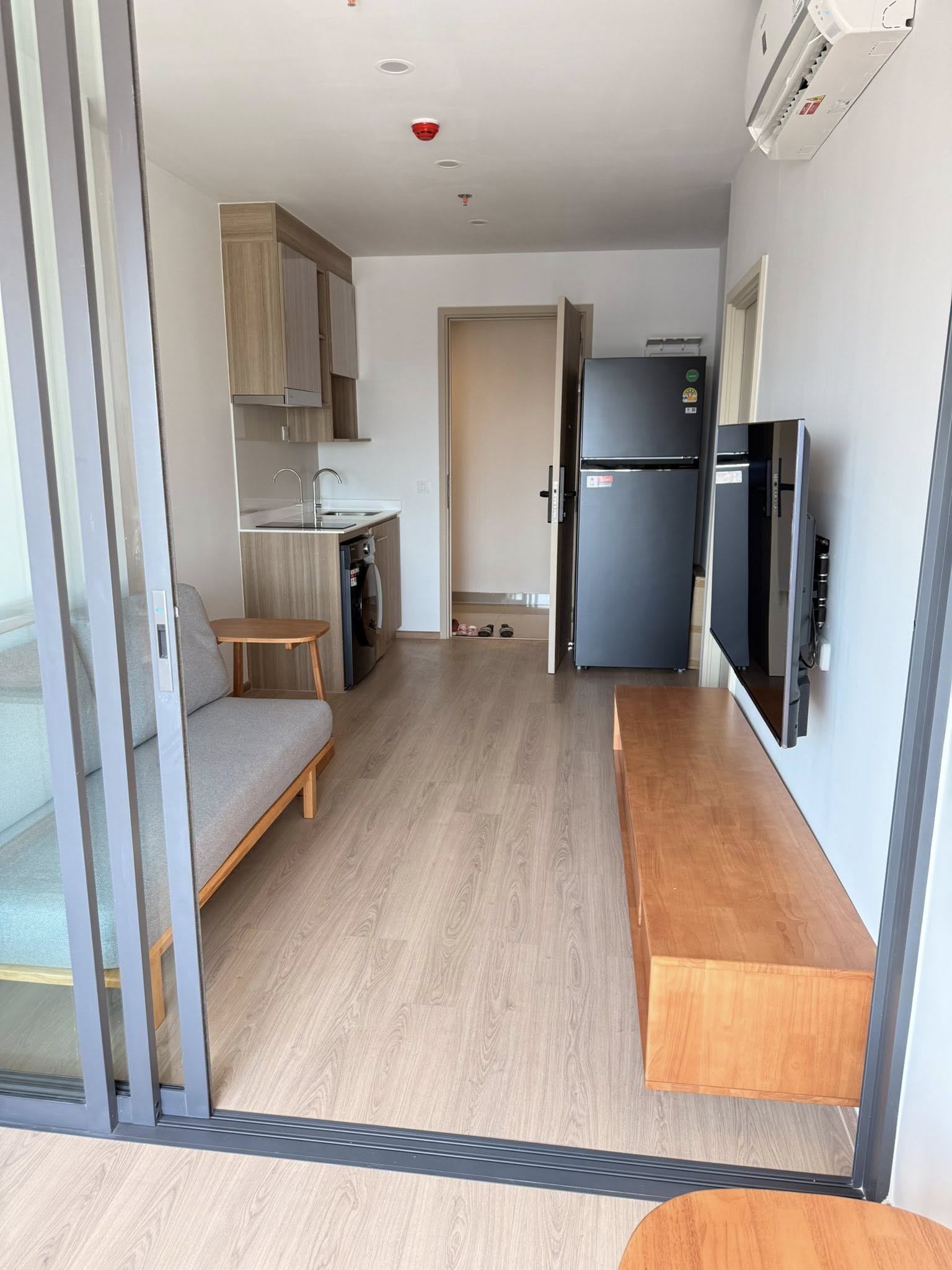 ให้เช่าคอนโดใหม่ Life Rama 4 - Asoke (ไลฟ์ พระราม 4 - อโศก) วิวแม่น้ำสวยมาก ใกล้ MRT ศูนย์สิริกิติ์ เพียง 300 เมตร