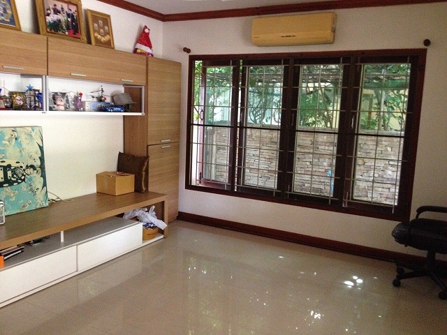 ขายบ้านเดียวหมู่บ้าน ลภาวัน โครงการ 9 ถนนเลียบคลองแอน 4 ห้อง 3 ห้องน้ำ 1 ห้องนั่งเล่น 1 ห้องโถง 1 ห้องครัว 1 ห้องทานอาหาร พื้นที่ 89 ตร.ว ถนนราชพฤกษ์