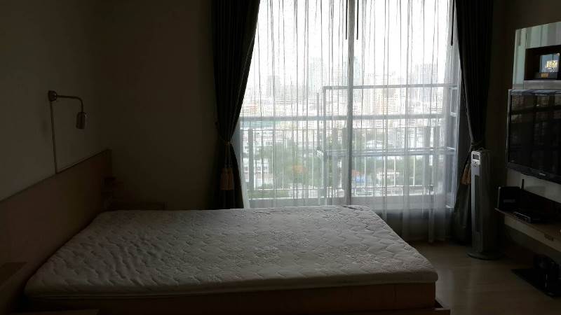 ให้เช่าคอนโดมิเนียม Rhythm Ratchada ขนาด 1 ห้องนอน ชั้น 18 ขนาด 45 ตร.ม. ในโครงการ ริทึ่ม รัชดา ติด MRT รัชดา