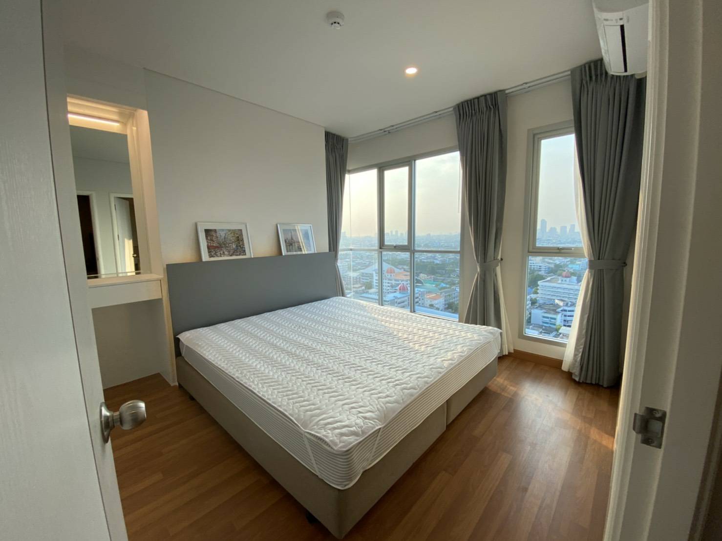 ให้เช่าคอนโด Lumpini Place Ratchada-Sathu (ลุมพินี เพลส รัชดา - สาธุ) 1 ห้องนอน 1 ห้องน้ำ ขนาด 33 ตรม ชั้น 22