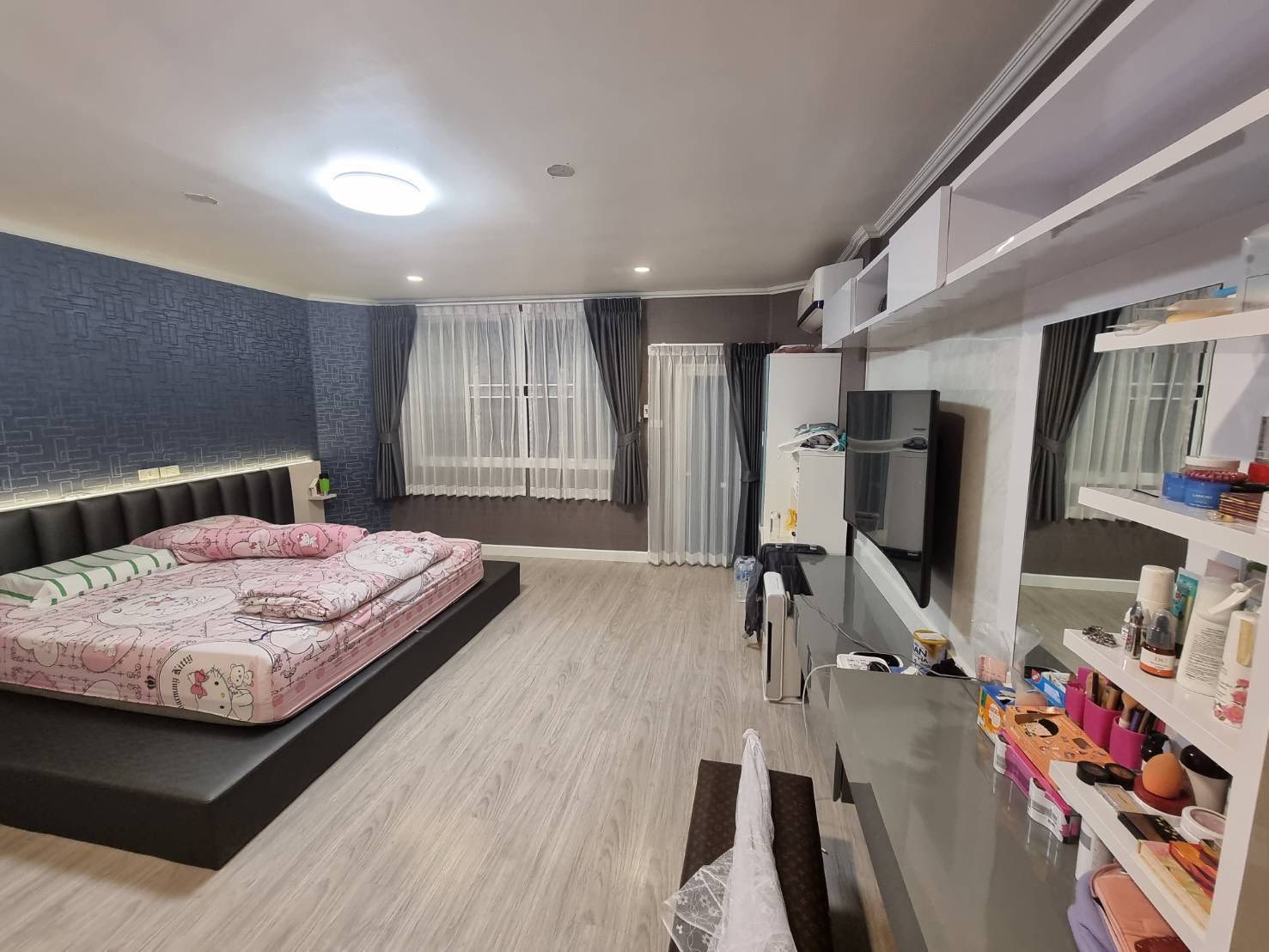 ปล่อยเช่าพร้อมขาย บ้านเดี่ยว 4 ชั้น ย่านสุทธิสาร 📍 ทำเลทอง! ห่าง MRT สุทธิสารเพียง 450 เมตร เดินสบาย