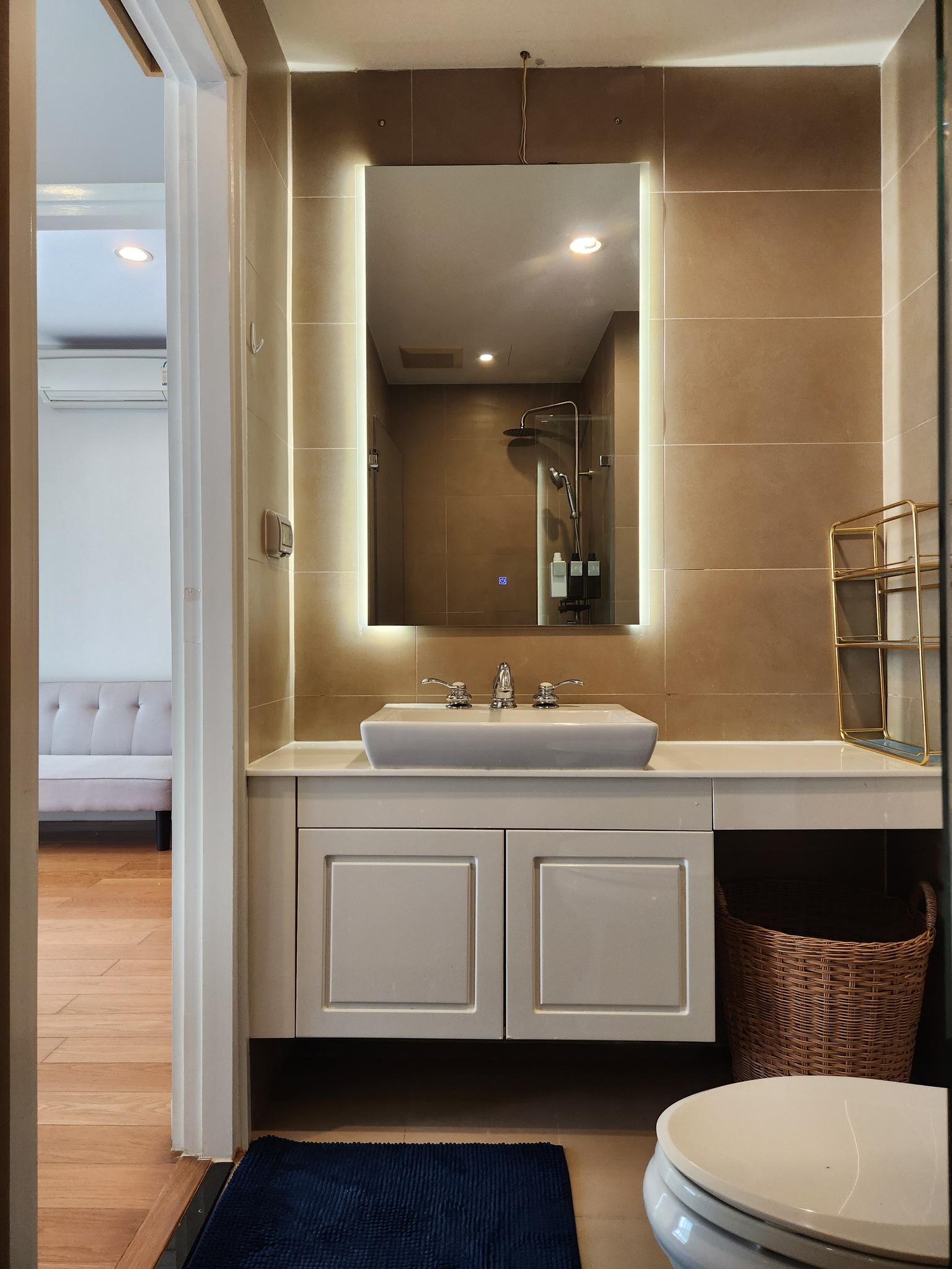 ให้เช่าคอนโด 1 ห้องนอน 1 ห้องน้ำ ขนาด 29 ตรม ชั้น 6 ทิศตะวันตก 18,000 บาท/เดือน สัญญาเช่าอย่างน้อย 1 ปี