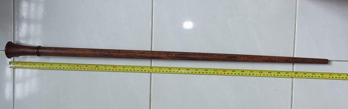 ไม้มงคลหายาก. ไม้ตะพด(ไม้แก่นมะขาม) ท่อนเดียวยาวตลอด ลายสวย ยาว 89.5ซม.