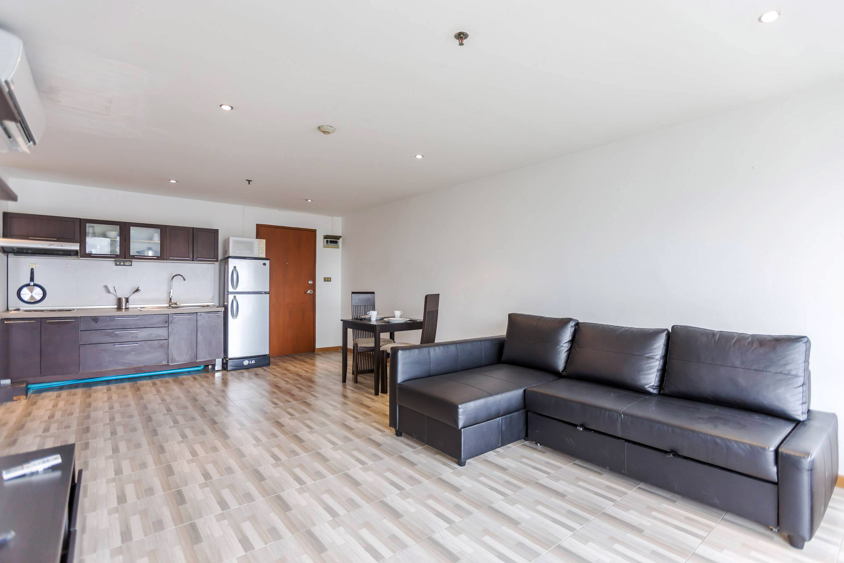 รหัสทรัพย์ 09226 ให้เช่าคอนโด Sukhumvit Suite (สุขุมวิท สวีท) 1 ห้องนอน 1 ห้องน้ำ ขนาด 63 ตร.ม