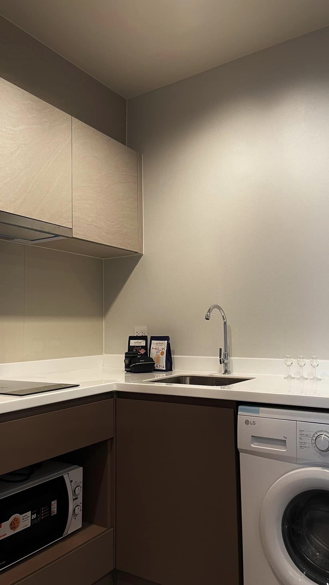 ให้เช่าคอนโด ไลฟ์ สาทร เซียร์รา ตลาดพลู (Life Sathorn Sierra Talat phlu ) 1 ห้องนอน ขนาด 28 SQ.M ชั้น 17 หน้าต่างทิศเหนือ หัวเตียงทิศตะวันออก