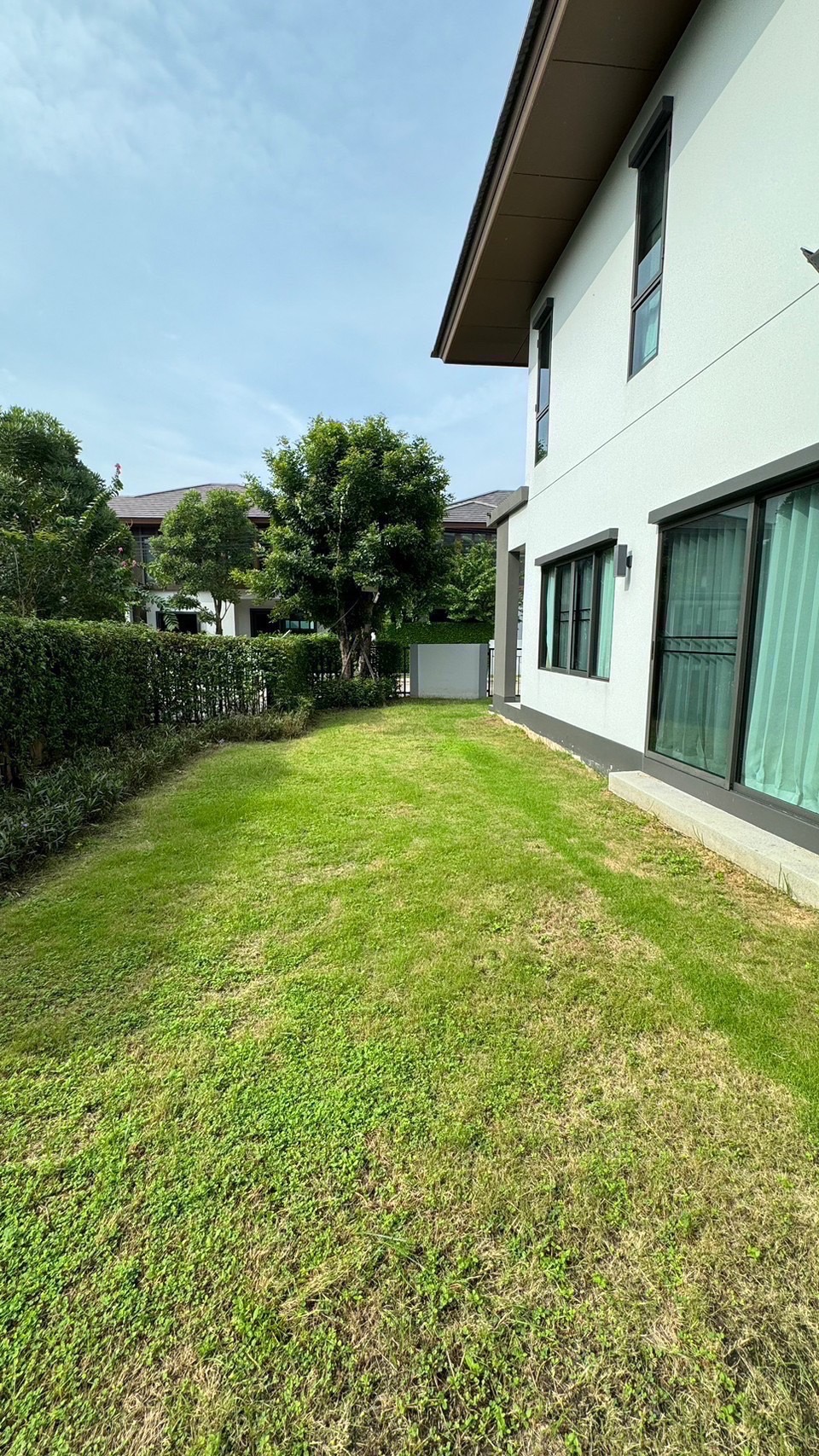 ให้เช่าบ้านหรู ติดสวน ติด Clubhouse บ้านเดี่ยวโครงการ Burasiri Pattanakarn : บุราสิริ พัฒนาการ 4 ห้องนอน 5 ห้องน้ำ ขนาด 250 ตรม