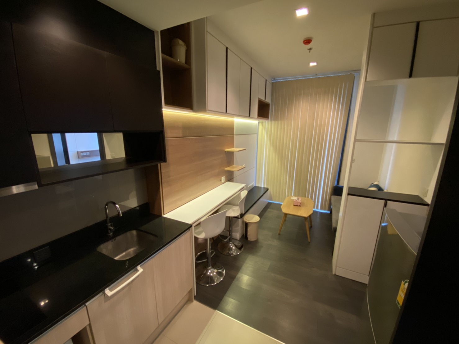 ห้เช่าคอนโด Edge Sukhumvit 23 (เอดจ์ สุขุมวิท 23) 1 ห้องนอน 1 ห้องน้ำ ห้องเลขที่ 8/253 ชั้น 12 City view