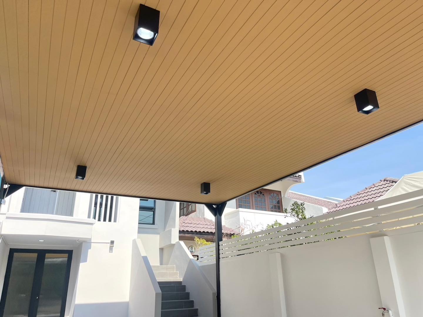 ด่วน! ทาวน์โฮม 3 ชั้น ติวานนท์ 43 ใกล้ MRT สามัคคี ✨ รีโนเวทใหม่หมดจด! ราคาพิเศษ ฿3.99 ล้าน