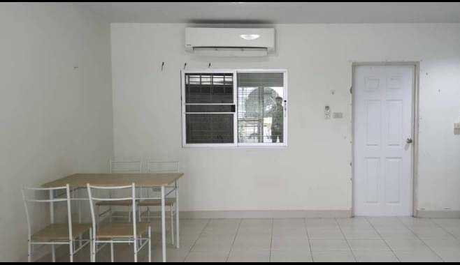 ให้เช่า ทาวเฮ้าส์ 2 ชั้น ในหมู่บ้านนิรันดร์วิลล์ 10 ต้นโครงการ 3 ห้องนอน 2 ห้องน้ำ