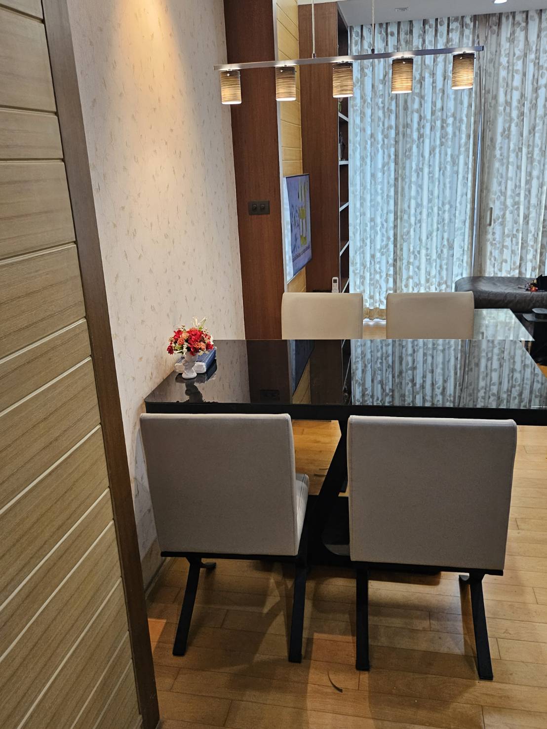 ให้เช่าคอนโด วิลล่า ราชเทวี (Villa Rachatewi Condominium) ยูนิตหายาก ห้องมุม 2 ห้องนอน