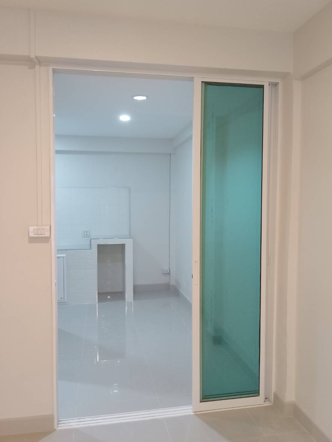 ขายทาวน์เฮ้าส์ 2 ชั้น ปรับปรุงรีโนเวทใหม่ทั้งหลัง หมู่บ้านรินทร์ทอง ลำลูกกา คลอง 2