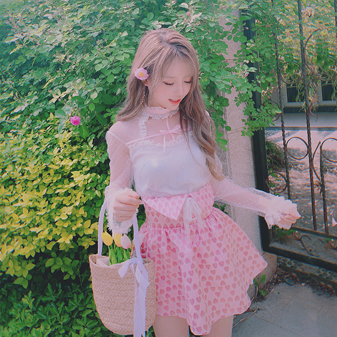 Summer Joy : พรีออเดอร์ เสื้อลูกไม้แฟชั่นแขนยาวลายจุดเว้าช่วงอกตามแบบ (สินค้าไม่รวมกระโปรงค่ะ) แบรนด์แท้