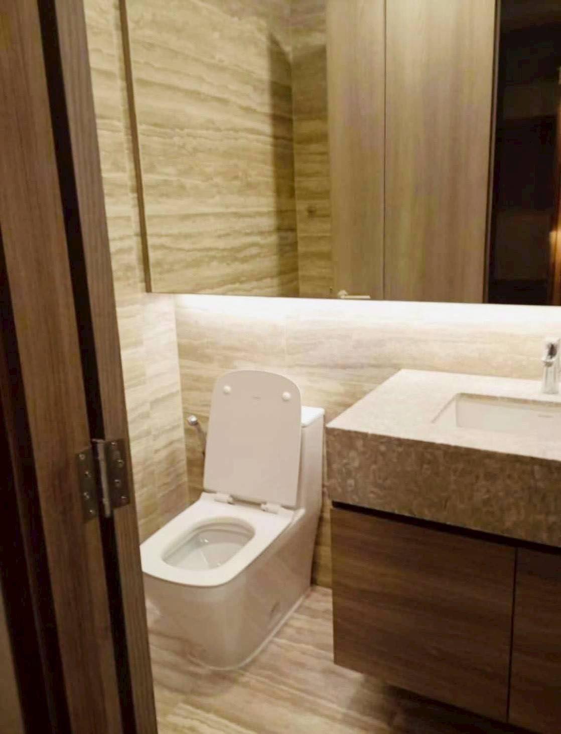 ขาย/ให้เช่าคอนโด เซอเลส อโศก / For Sale & For Rent Celes Asoke (English below)