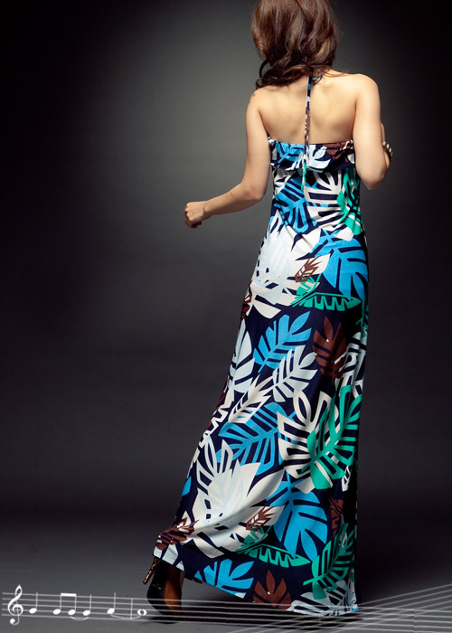 maxi dress - ชุดเดรสยาว สายคล้องคอ แต่งลายใบไม้สวยโดดเด่นทั้งชุด ลายโทนเขียว ขาว น้ำเงิน ใส่เที่ยว สามารถใส่ออกงานได้ สวยมากๆ ค่ะ Asia Street Fashion