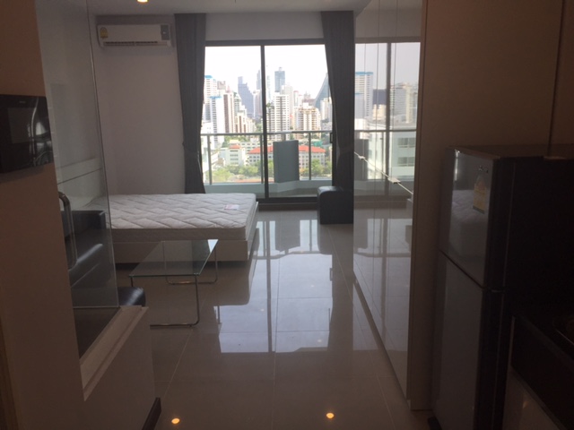 คอนโด Supalai Premier Place Asoke ศุภาลัย พรีเมียร์ อโศก ให้เช่า ราคา 16,000 บาท ห้อง Studio พื้นที่ 34 ตร.ม ชั้น 21 วิว มศว. ทิศใต้ เฟอร์นิเจอร์ครบ