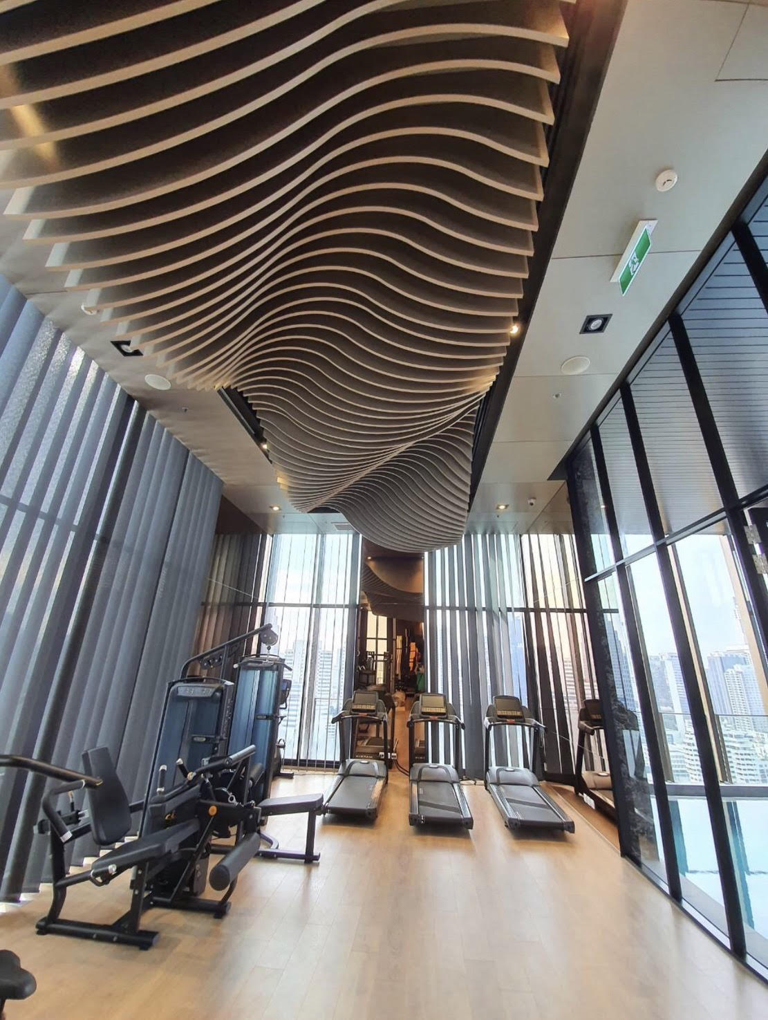 ให้คอนโด Noble Around Sukhumvit 33 (โนเบิล อราวน์ สุขุมวิท 33) ห้องแต่งครบพร้อมอยู่ 1 ห้องนอน 1 ห้องน้ำ ขนาด 30 ตรม
