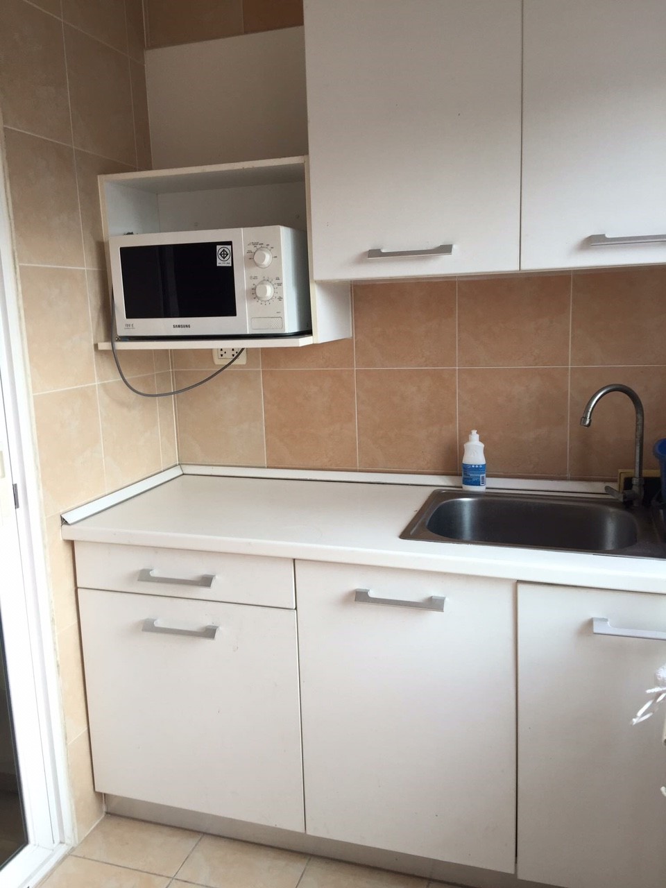 คอนโด แฮปปี้ ลิฟวิ่ง รัชดา 18 Happy Living Ratchada 18 ให้เช่า 2 ห้องนอน 2 ห้องน้ำ 1 ห้องรับแขก 1ห้องครัว เนื้อที่ 67ตรม.