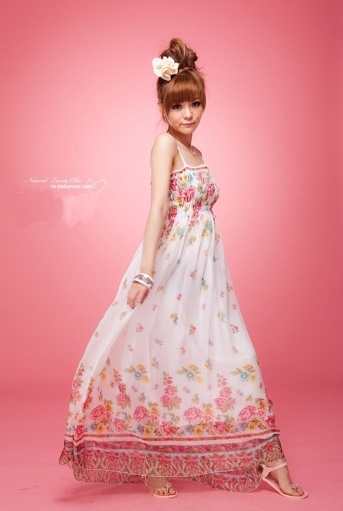 maxi dress ชุดเดรสยาวสายเดี่ยว งานแต่งงาน ผ้าชีฟอง พื้นสีขาว ลายดอกไม้ สม็อกอก ใส่ออกงานได้ สวยๆ Asia Street Fashion