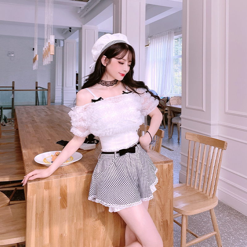Summer Joy : พรีออเดอร์ เสื้อคลุมเกาะอกระบายครอปสั้น รุ่นสั้น ระบาย 4 ชั้น (เสื้อสายเดี่ยวตัวในราคาแยกชิ้น)