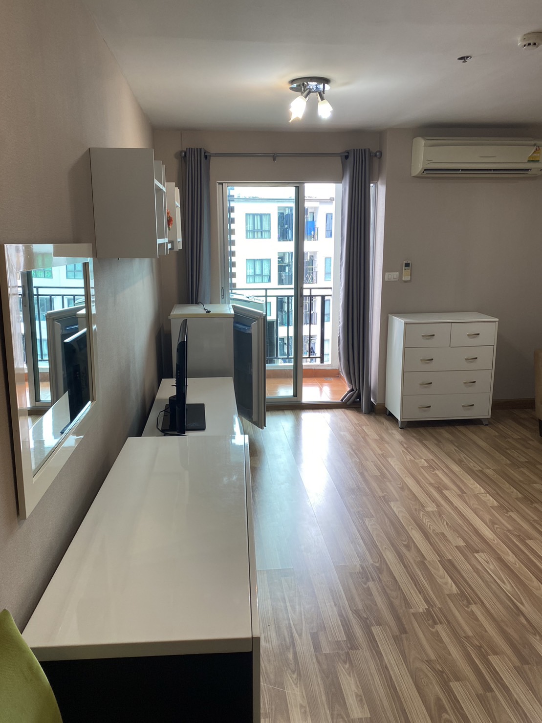 ให้เช่าคอนโด รีเจ้นท์โฮม 10 / For Rent Regent Home 10 (English below)