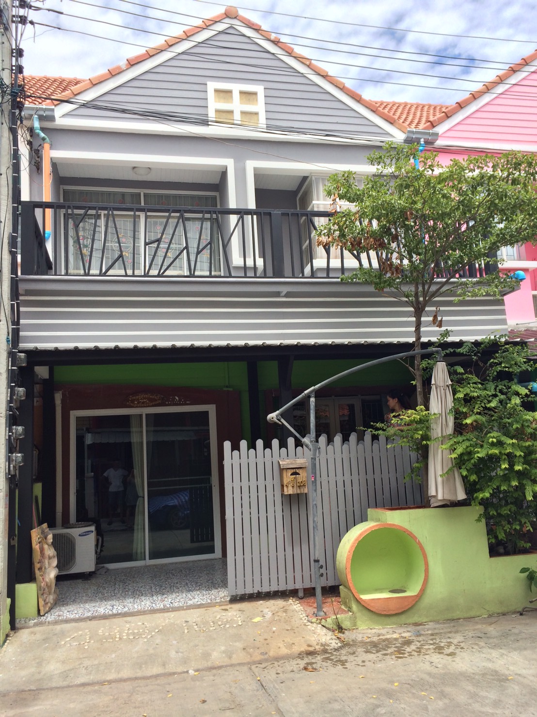 ขาย / เช่า ทาวน์เฮ้าส์ 2 ชั้น หมู่บ้านอู่ทองเพลส 5 3 ห้องนอน 2 ห้องน้ำ พื้นที่ 21 ตร.ว ทิศตะวันออก