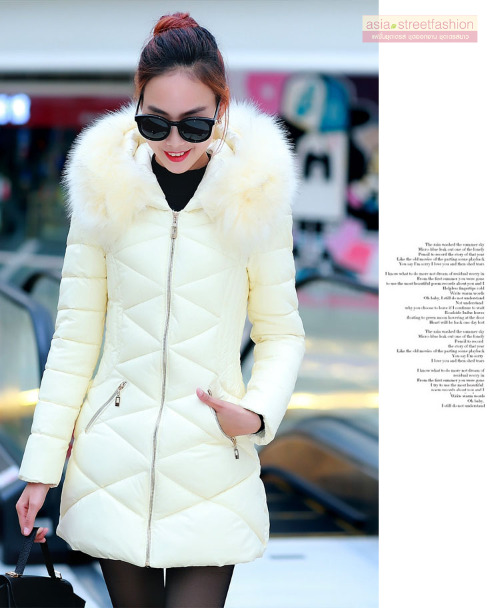 เสื้อกันหนาวฮู้ดดี้ ทรงสวย แต่งเฟอร์หนาฟู สีขาวครีม งานเกรดดีเหมือนแบบ อุ่นมาก หิมะก็เอาอยู่ (ถอดขนถอดฮู้ดได้)