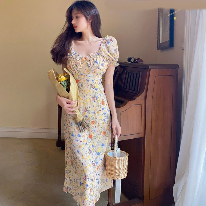 พรีออเดอร์ : เดรสแฟชั่นแขนตุ๊กตาลายดอกไม้หวานๆ ยาวคลุมเข่า