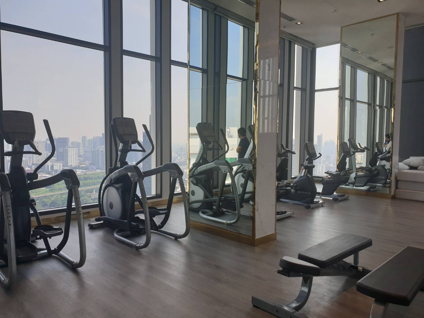 ปล่อยเช่าคอนโดหรูย่านเพลินจิต คอนโด Life One Wireless (ไลฟ์ วัน ไวร์เลส) ขนาด 24 ตรม ห้อง1/1135 ชั้น 35 วิวทิศคลอง