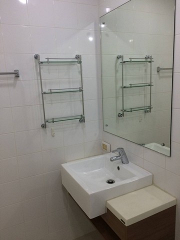 ปล่อยเช่าคอนโด Max Condominium วิภาวดี 2 ห้องนอน 2 ห้องน้ำ 47 ตร.ม. ชั้น 4 ตึก A เฟอร์ครบ ใกล้ MRT ทุ่งสองห้อง