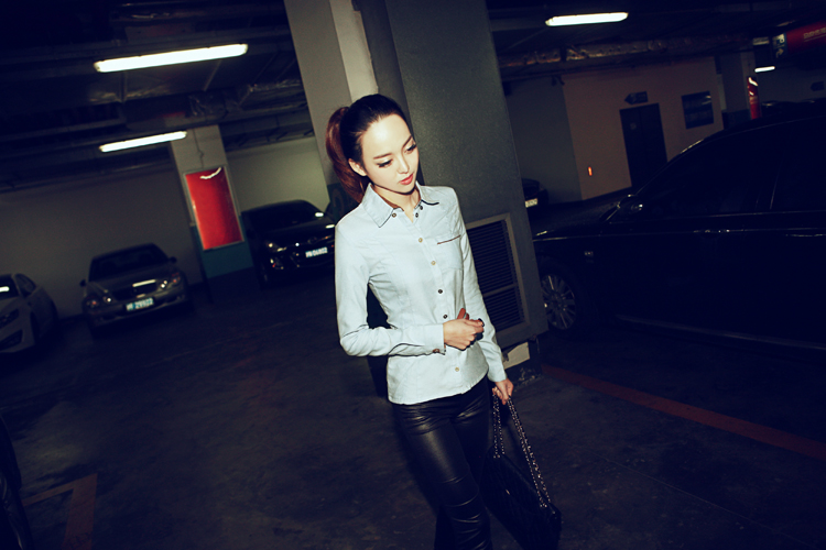 FASHION เสื้อเชิ้ตแฟชั่นแขนยาว ใส่ทำงาน ใส่เที่ยว สีฟ้า ผ้าคอตตอน กระดุมหน้า สาวเท่ห์ ASIA STREET FASHION