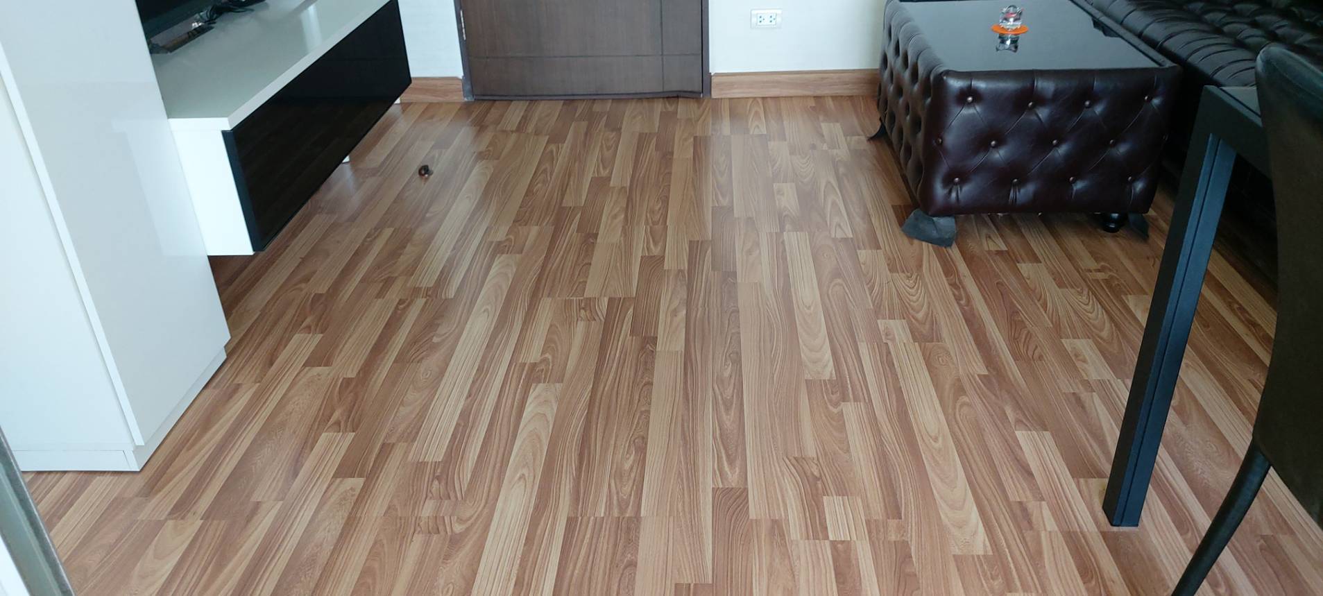 ขายคอนโด The Green Condo 3 เดอะ กรีน คอนโด 3 เฟส : 3 ชั้น: 7 แบบ 1 ห้องนอน 1 ห้องน้ำ 1 ห้องนั่งเล่นและ 1 ห้องครัว ขนาด 31.5 ตารางเมตร