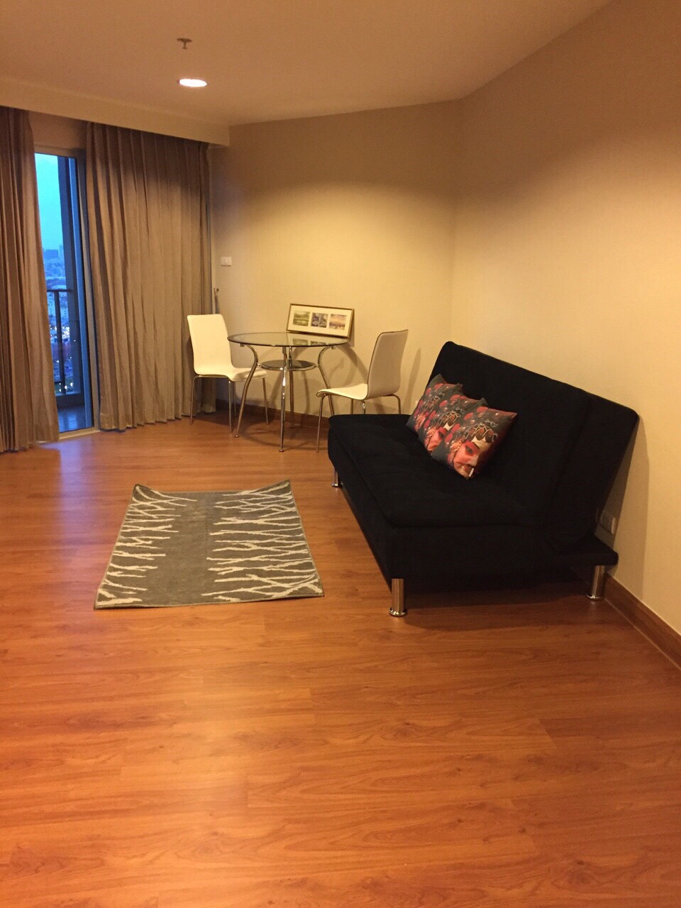 คอนโด เบ็ลแกรนด์ พระราม 9 (รัชดาภิเษก-พระราม 9) ให้เช่า 1 ห้องนอน พื้นที่ 49 ตร.ม ชั้น 22 ตึก D2 ราคาเช่าเพียง 23000-/ด วิวเมือง