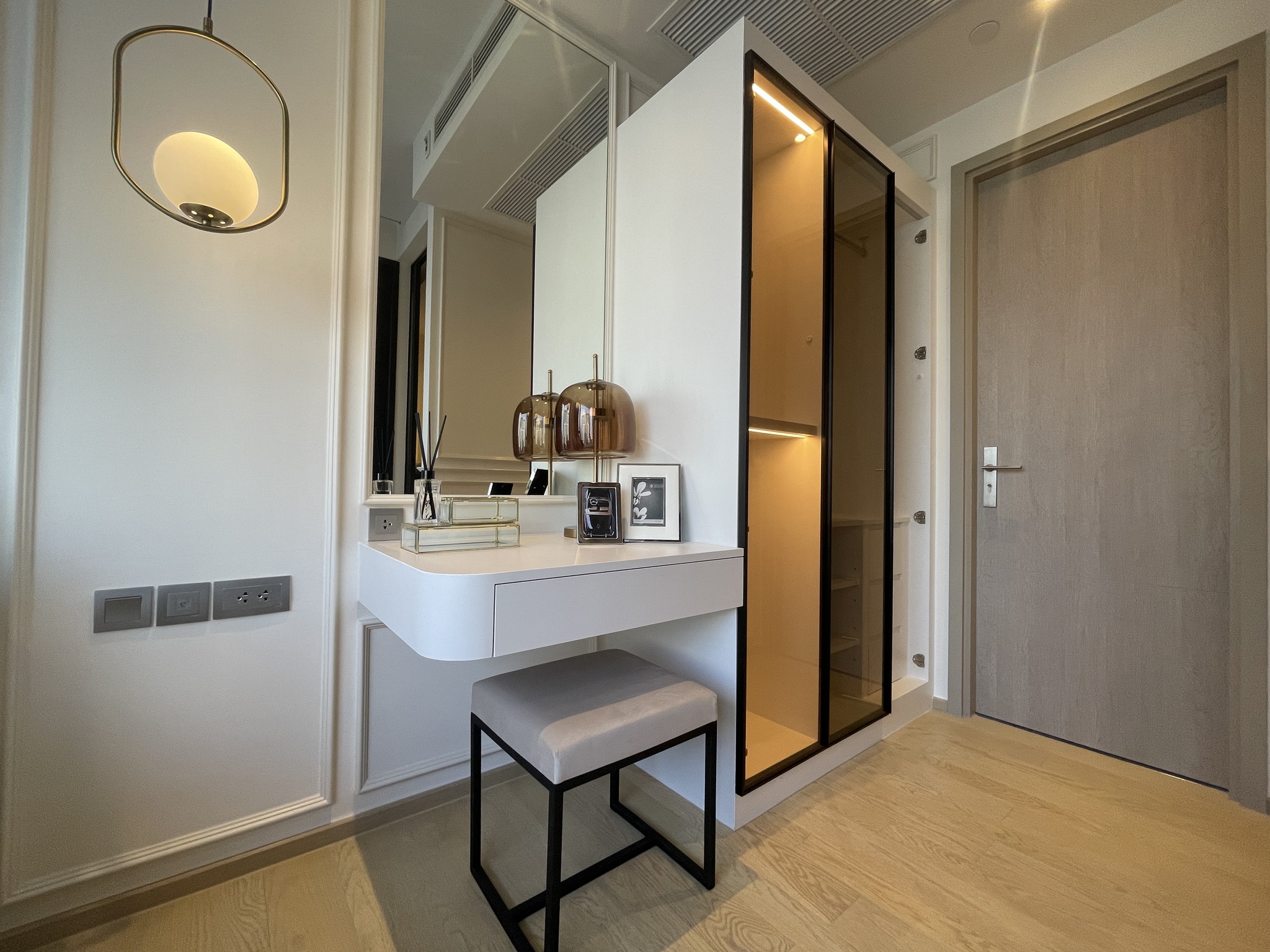 ให้เช่าคอนโด แอชตัน อโศก–พระราม 9 / For Rent Ashton Asoke – Rama 9 (English below)