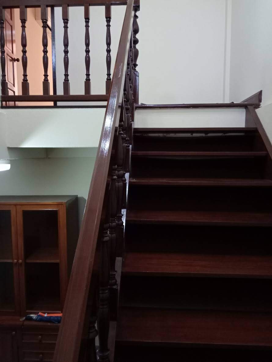 ให้เช่าทาวน์เฮ้าส์ 2 ชั้น หัวมุมถนน อยู่ในหมู่บ้าน กาญจนา ซอย จ่าบัน ศรีราชา 4 ห้องนอน 35,000 /ต่อเดือน