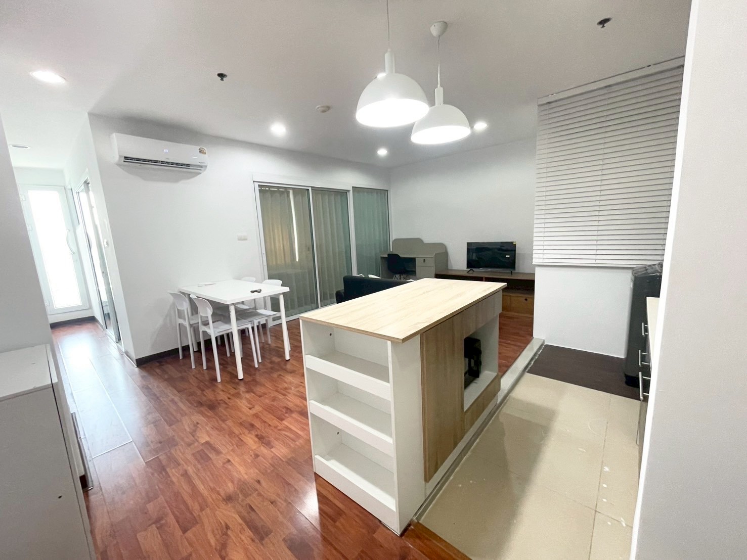 ให้เช่าคอนโด บางกอก ฮอไรซอน รามคำแหง / For Rent Bangkok Horizon Ramkhamhaeng (English below)