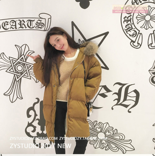 เสื้อกันหนาวฮู้ดดี้ แต่งเฟอร์หนาฟู งานเกรดดีเหมือนแบบ อุ่นมากกกก หิมะก็เอาอยู่ (ถอดขนได้)