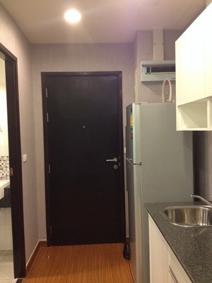 ให้เช่าคอนโดมิเนียม Diamond Sukhumvith condo 2 ห้องนอน ชั้น 28 ขนาด 50 ตร.ม.ราคา 32000 บาทต่อเดือน