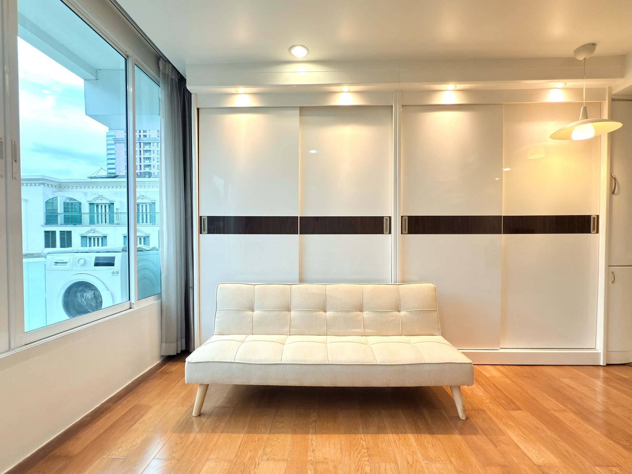 🏡✨ ให้เช่าคอนโด โฟกัส ออน ศาลาแดง / Focus on Saladaeng ✨