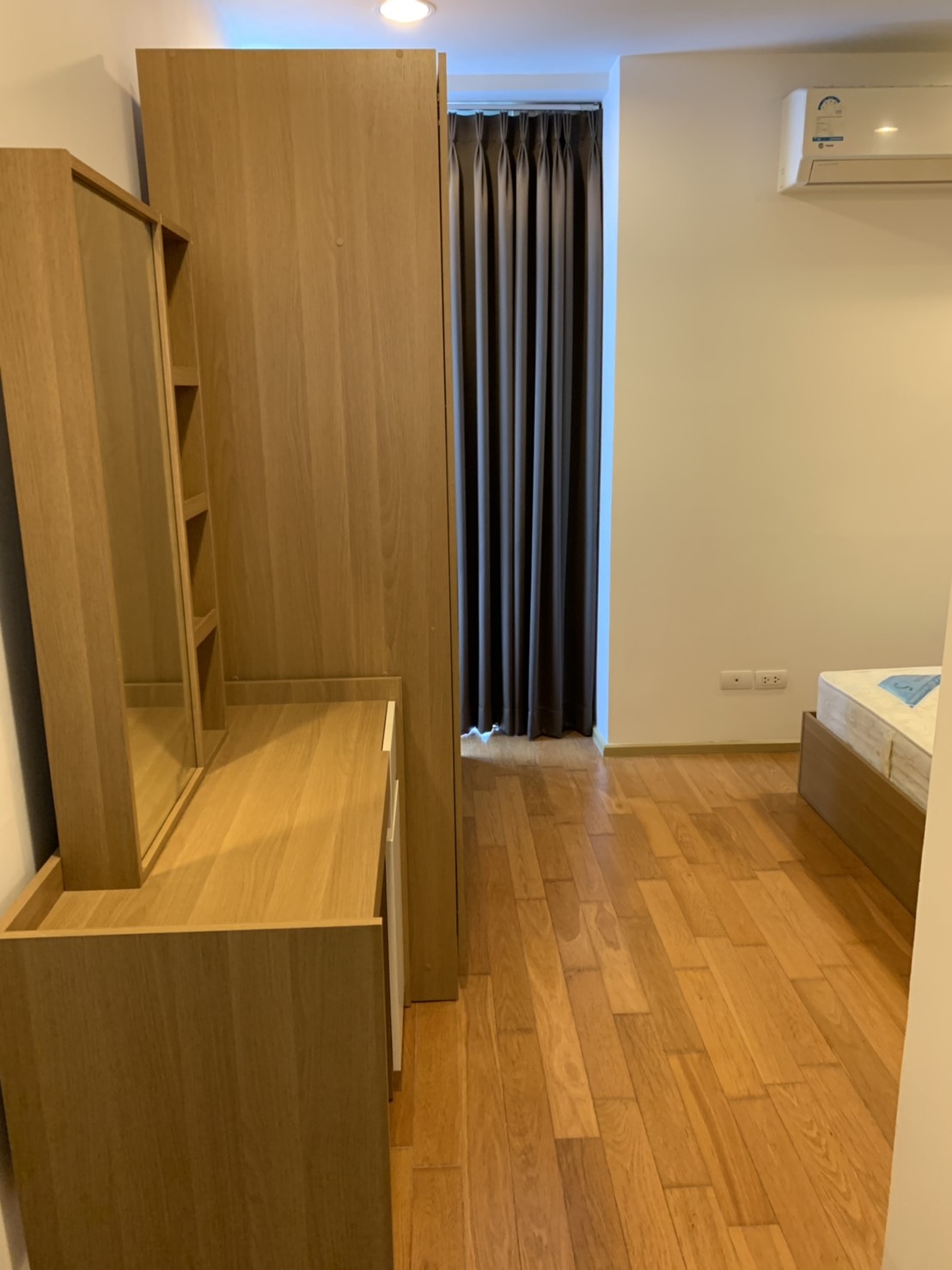 ขาย/ เช่า คอนโด Abstracts Phahonyothin Park (แอ็บสแตร็กส์ พหลโยธิน พาร์ค) 1.) ห้อง 592 ชั้น 20 ขนาด 57.77 ตรม 2 ห้องนอน