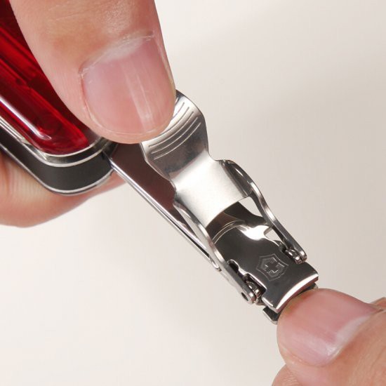 กรรไกรตัดเล็บ VICTORINOX Nail Clip 580 in red (0.6463)