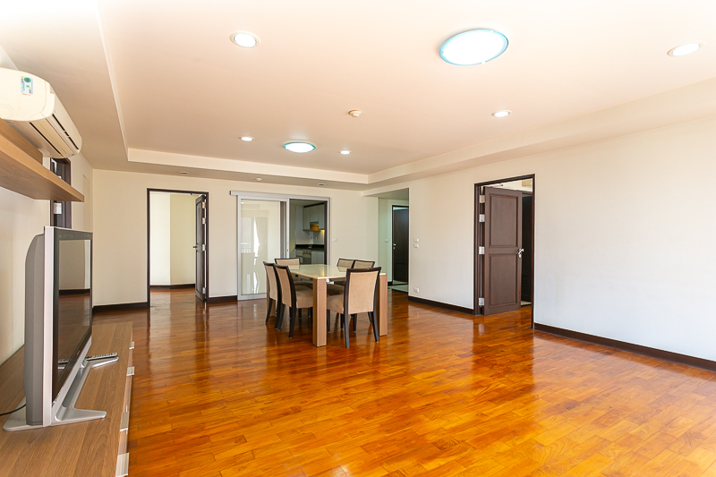ให้เช่าคอนโด Baan Sukhumvit 14 (บ้านสุขุมวิท 14) 3 ห้องนอน 2 ห้องน้ำ ขนาด 177 ตรม ชั้น 7 ราคาเช่า 70000 บาท